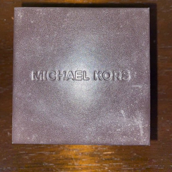 Michael Kors oversized rose gold watch - Picture 5 of 5